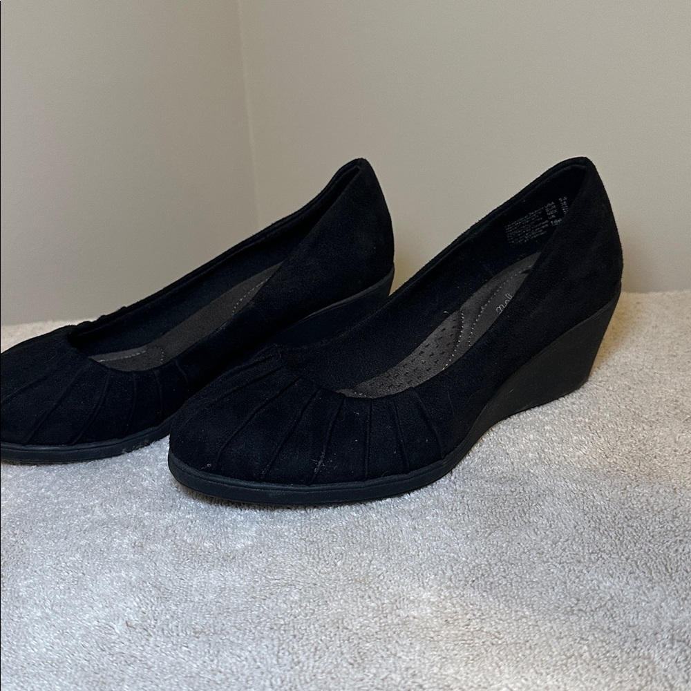 Black Wedge Heels